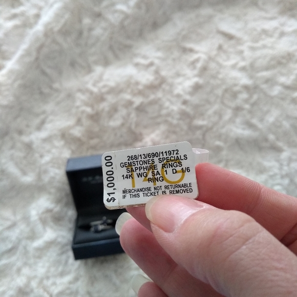 EUC Macy's sapphire and gold ring - Picture 3 of 10